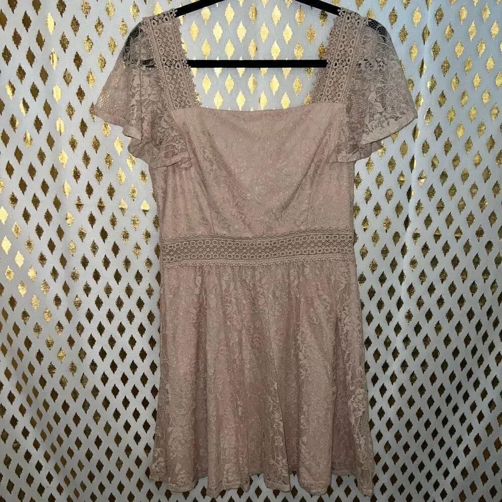B. darlin lace dress mini dress square neck nude pink size 11/12 L